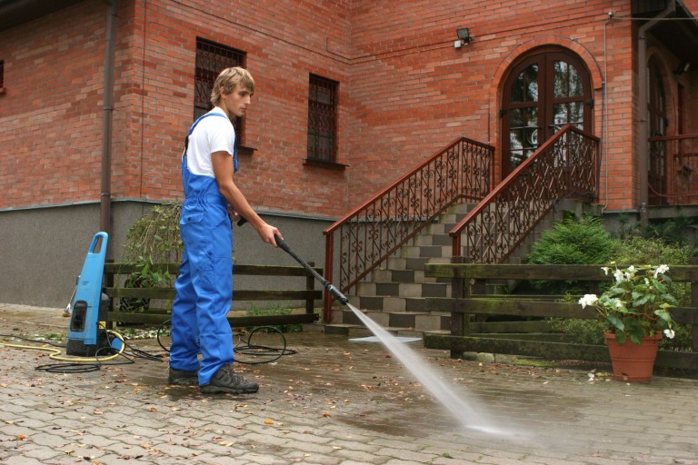 A Good Pressure Cleaning Service in Middletown, NJ Can Make Your Home or Office Look Brand-New