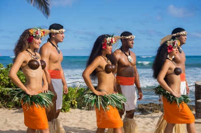 Come See Dinner and a Show with an Authentic Hula Show in Hawaii