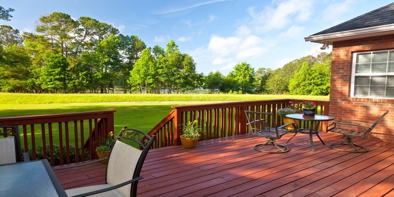 How a Deck Contractor Woodinville, WA Area Homeowners Choose Ensures Lasting Quality
